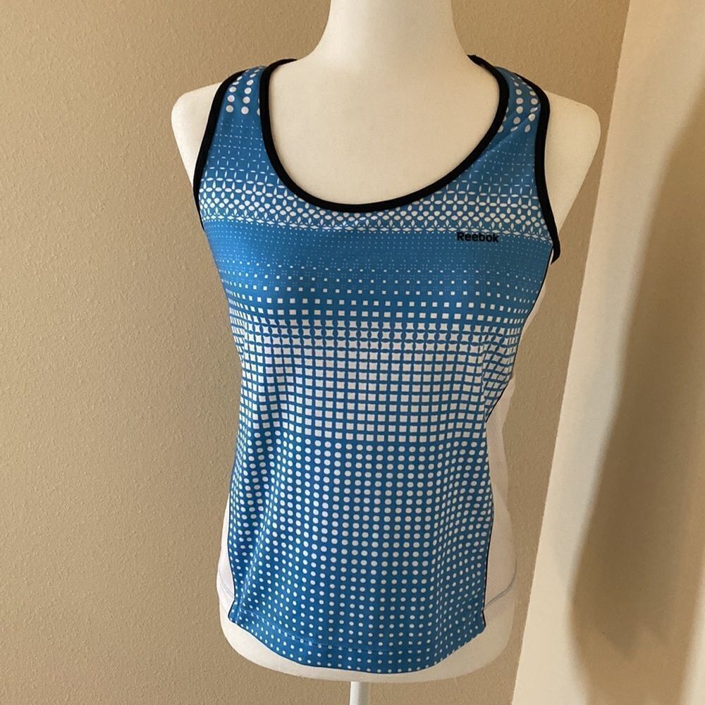 Reebok women's cycling top size medium (D1)‎